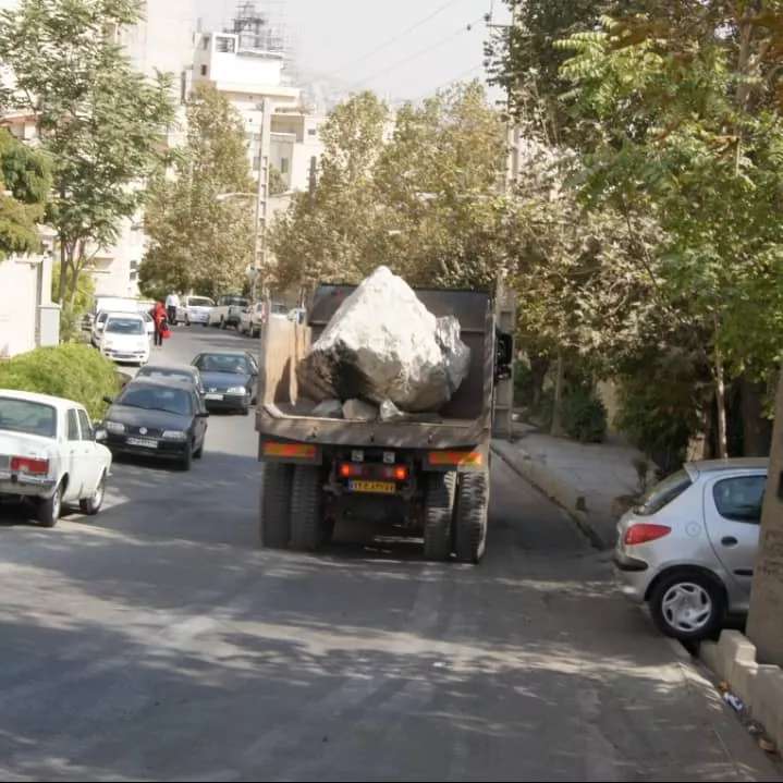 بارگیری سنگ های خیلی بزرگ