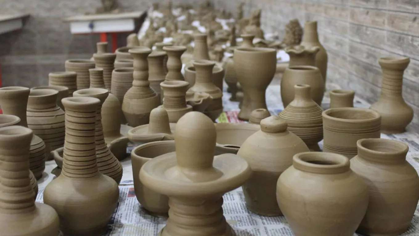 کارگاه سفالگری سنتی