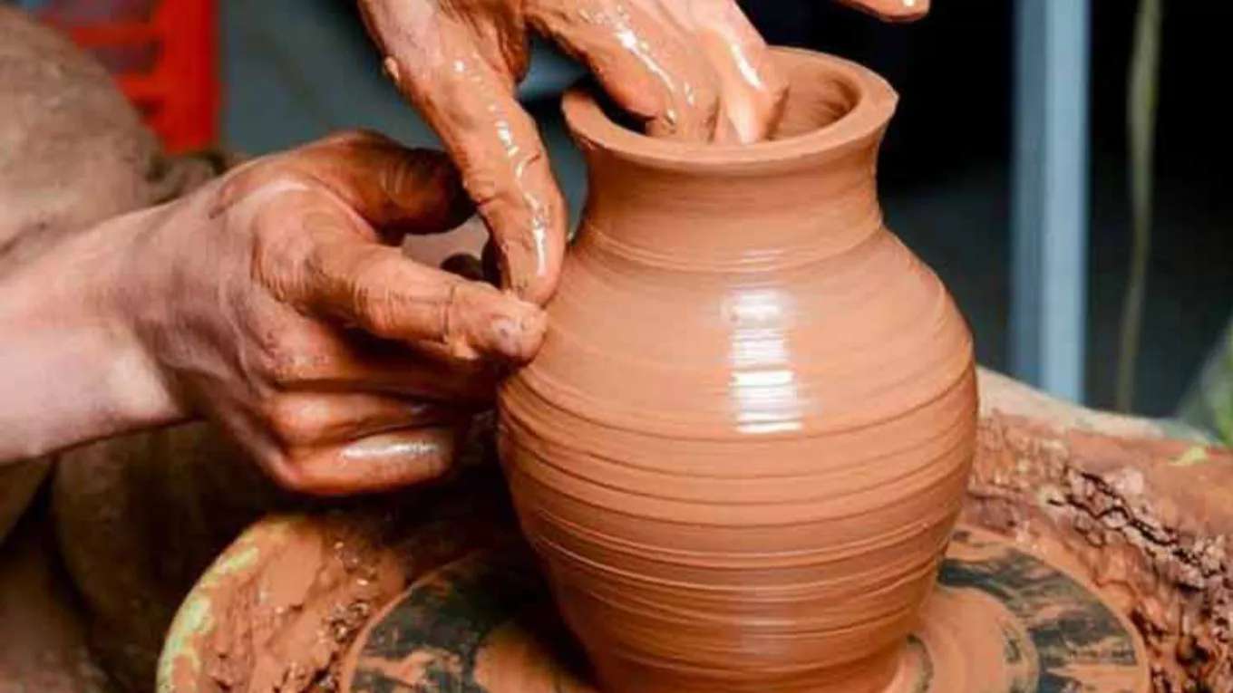 کارگاه سفالگری سنتی
