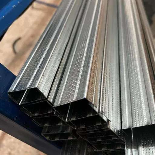 ال و یو ۳۶ ناک دار   این حرکت برای محکم تر شدن و فرار نکردن پیچ روی شاسی هنگام نصب تاثیر دارد