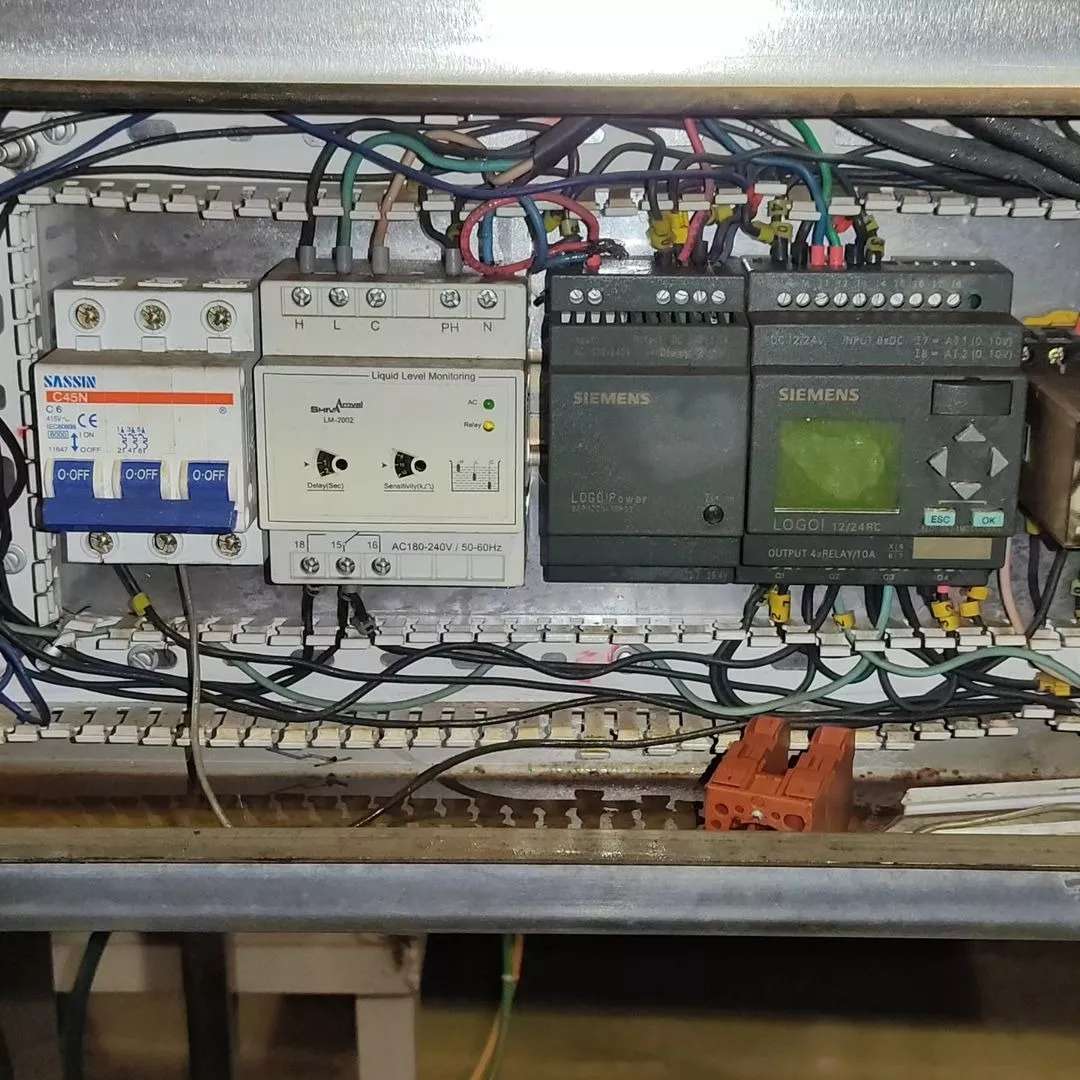 پرکن چهار نازل مخصوص مایعات از یک لیتری تا چهار لیتری