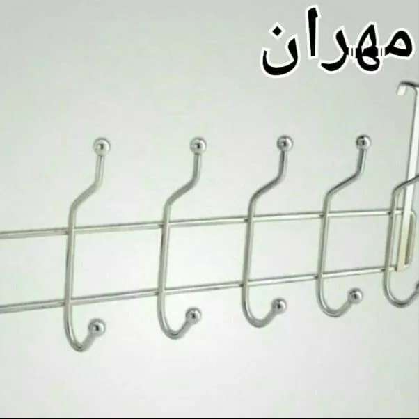 رخت آویز پشت دری