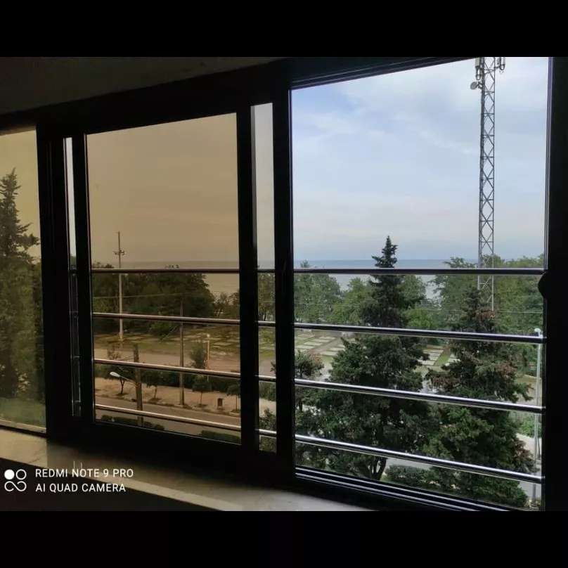 حفاظ و نرده