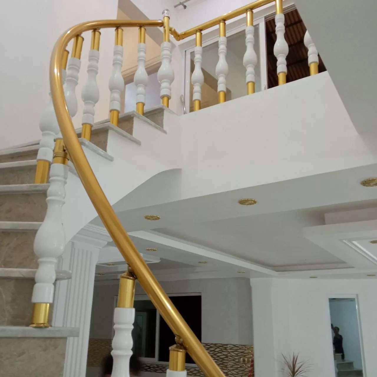 حفاظ و نرده