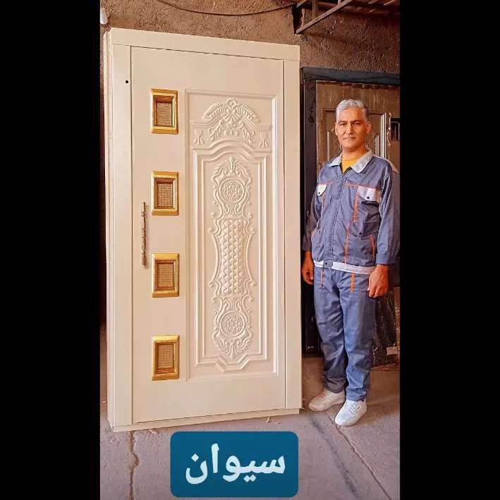 تولید درب لولایی و کابین آسانسوردرطرح‌ها ومدلهای مختلف