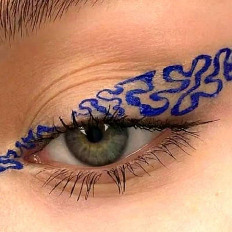 خط چشم رنگی