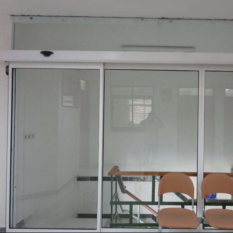 درب اتوماتیک شیشه ای
