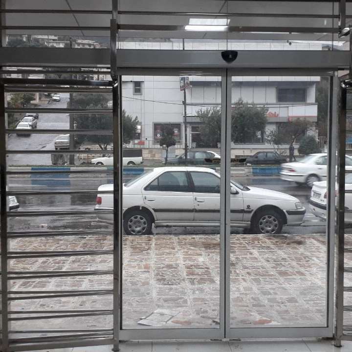 درب اتوماتیک شیشه ای