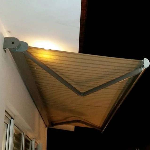 سایبان برقی