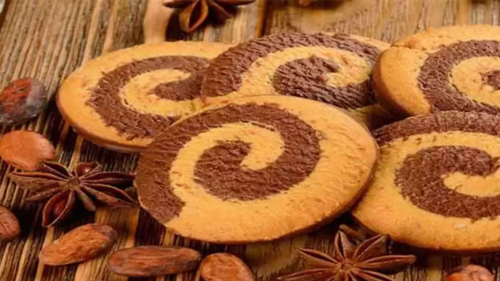 کیک و کلوچه خشنود