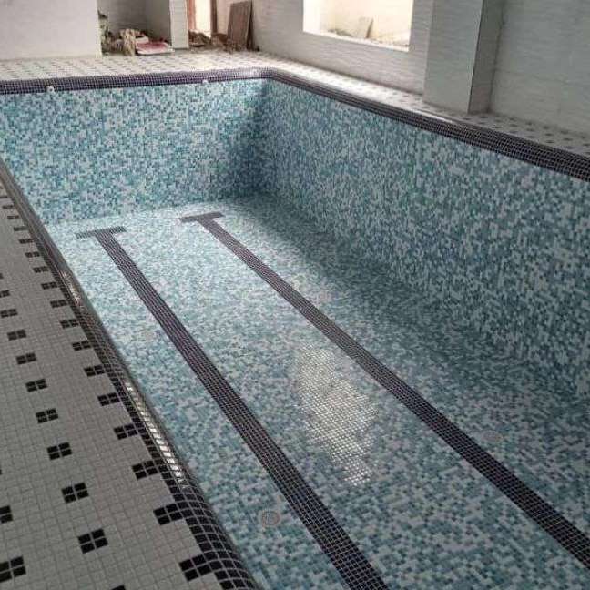 آقای استخر