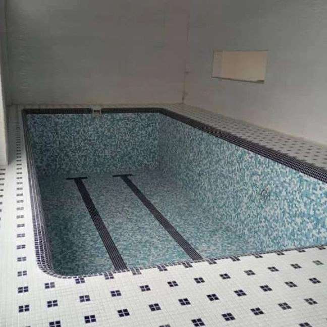 آقای استخر
