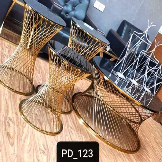 جلومبلی و میز عسلی