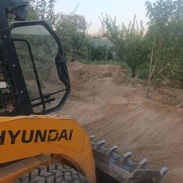 اجرای خاک برداری وپرکردن فنداسیون فرهی دراشتیان مرکزی