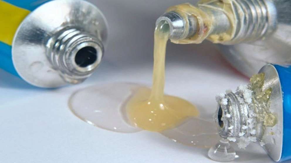 فروشگاه رنگ و چسب حسن پور