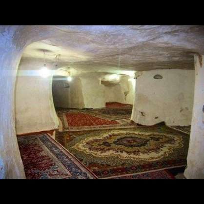 دسکن ۲۰۰۰ ساله تاریخی مزار