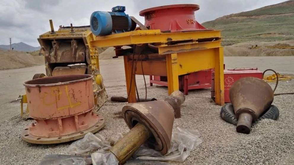 تعمیرکار دستگاه های سنگ شکن