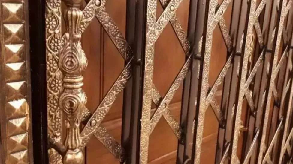درب آکاردئونی پاسارگاد