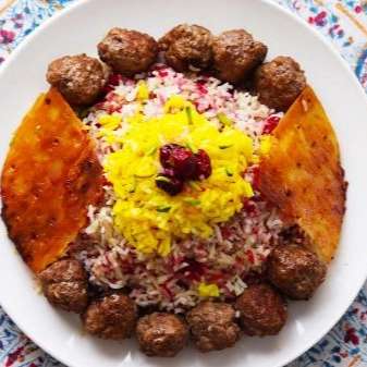 تهیه غذا بیرون بر نازبانو