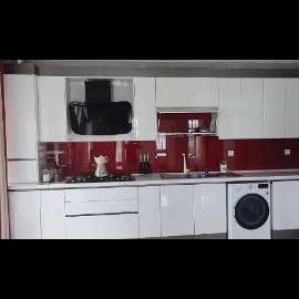 پروژه ی کرمانشاه  شیشه های بین کابینی