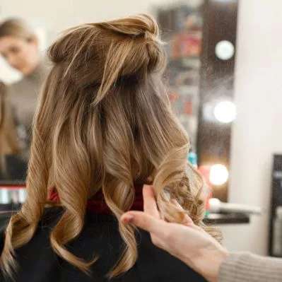 دوره های آموزشی شینیون و آرایشگری عاطفه شاه ولی