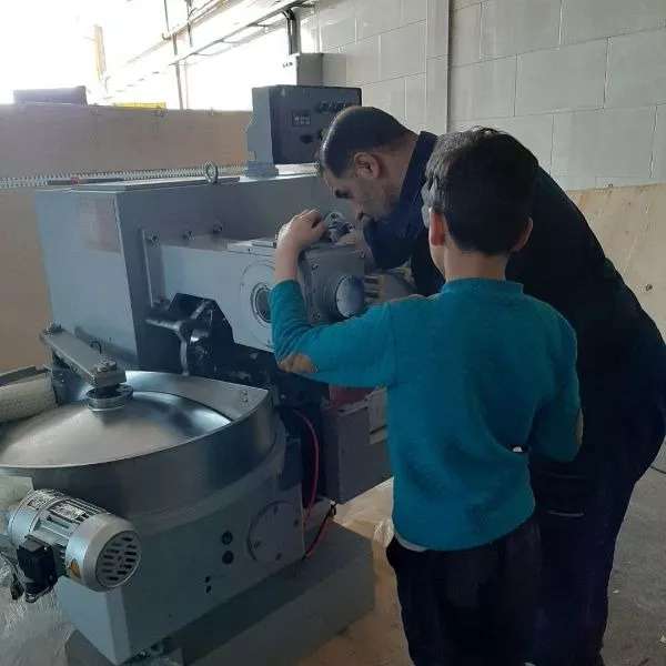 آبنبات و تافی عبدی
