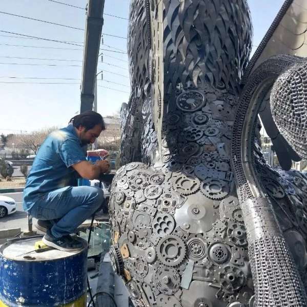 مجسمه آهنی روح بخش