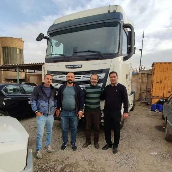 نمایشگاه کامیون و کشنده و باری و کمپرسی صالح در اسلامشهر تهران