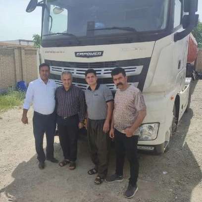 نمایشگاه کامیون و کشنده و باری و کمپرسی صالح در اسلامشهر تهران