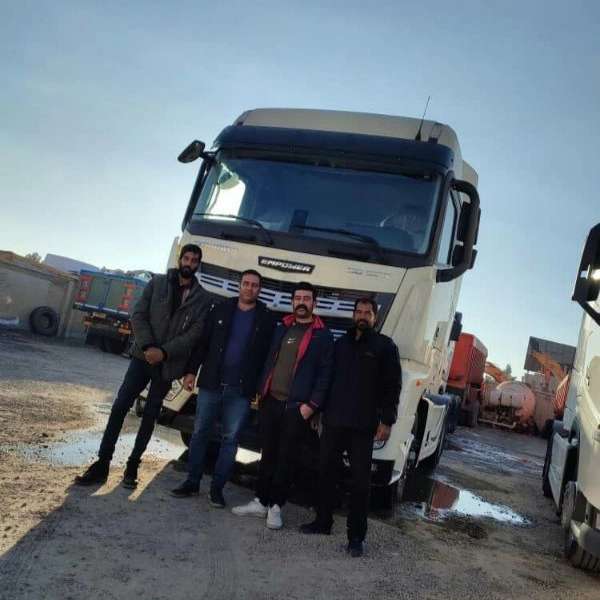 نمایشگاه کامیون و کشنده و باری و کمپرسی صالح در اسلامشهر تهران