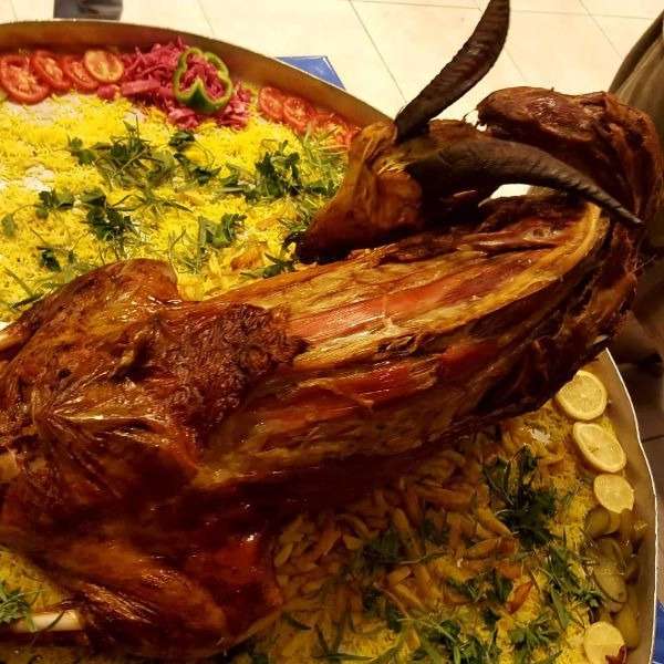 رستوران و آشپزخونه بیرون بر نایب