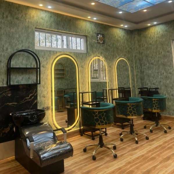 تجهیزات سالن زیبایی و فروشگاه آینه