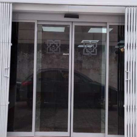 درب های اتوماتیک شیشه ای