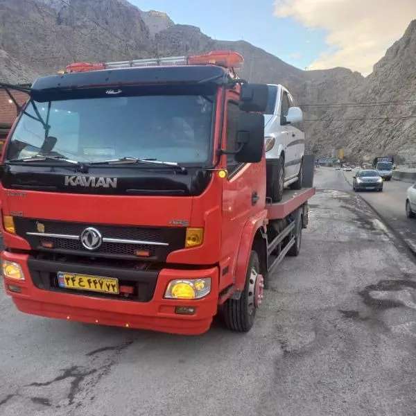 خودرو بر و جرثقیل جاده هراز قائم