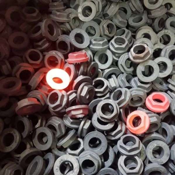 مهره واشر دار شش پر60ارتفاع 18دور واشر