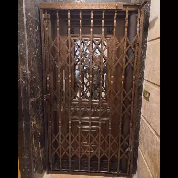 درب آکاردئونی رحیمی در بابل