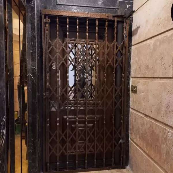 درب آکاردئونی رحیمی در بابل