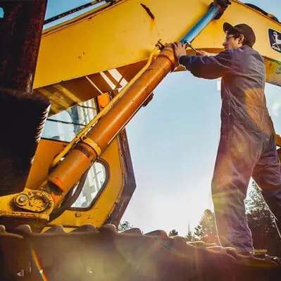 تعمیر برق ماشین الات معادن و راهسازی