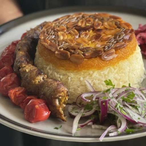 صنایع غذایی گردشگری و هتل داری حورا شفیعی