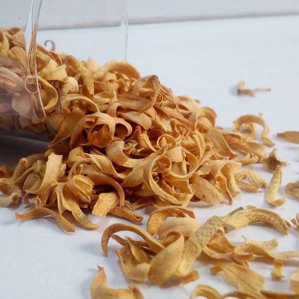 عرقیات و گیاهان دارویی عطاری حکیم