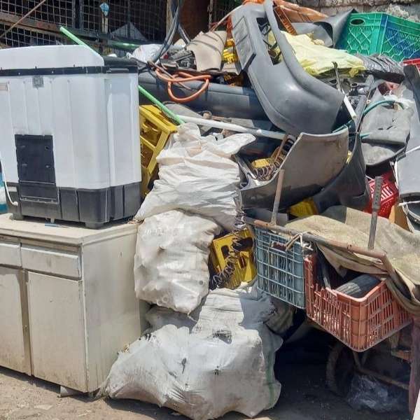 ضایعات و مواد بازیافتی
