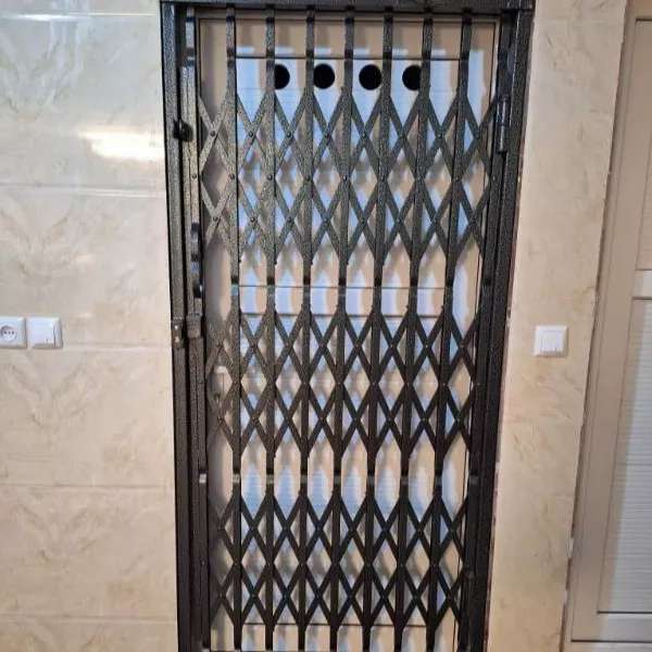 درب آکاردئونی رحیمی در بابل