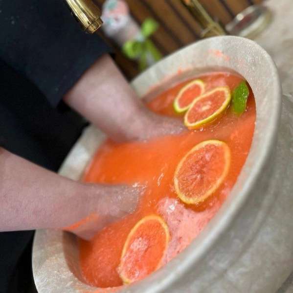 سالن زیبایی آیناز
