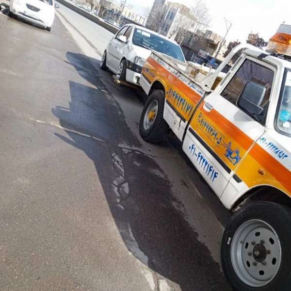 خودروبر و امداد خودرو شبانه روزی و سراسری حسین پور در مرند