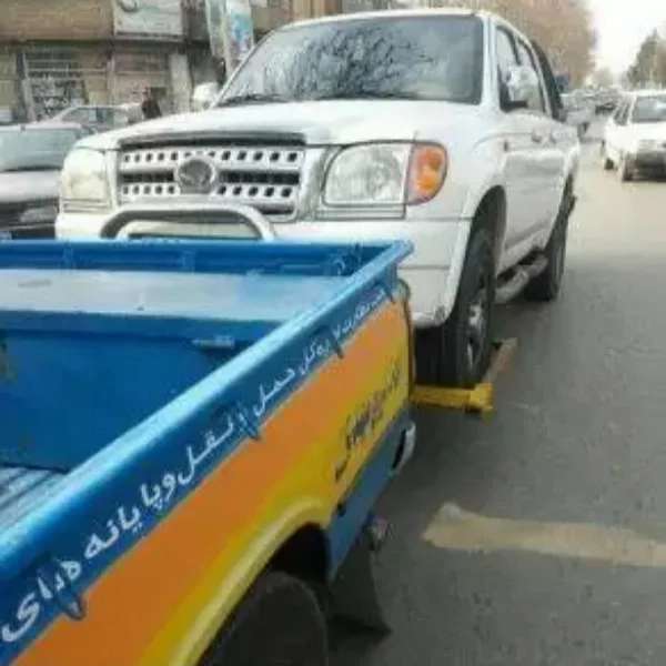 خودروبر و امداد خودرو شبانه روزی و سراسری حسین پور در مرند