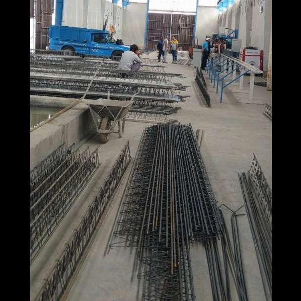 مراحل ساخت تیرچه بتنی و حوضچه آب در مسیر فرآیند تولید
