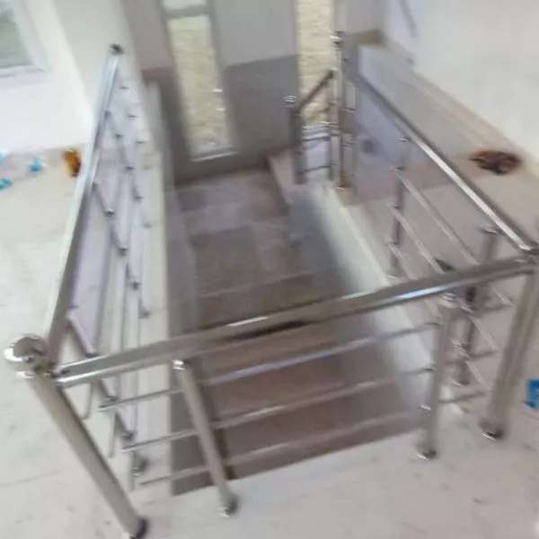 درب و پنجره دوجداره و توری پلیسه نادر