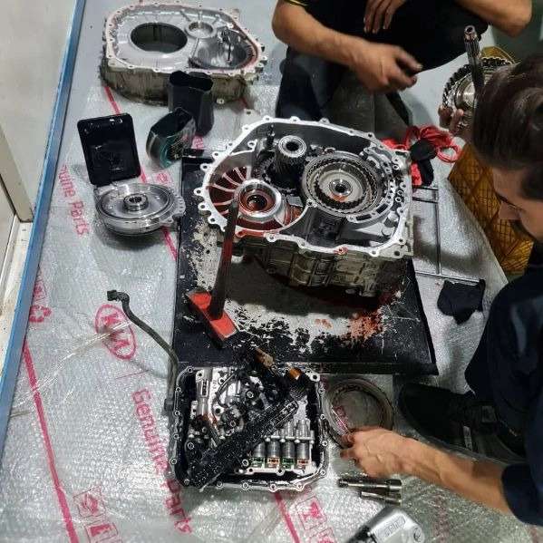 تعمیرگاه تخصصی خودرو ایمن صنعت