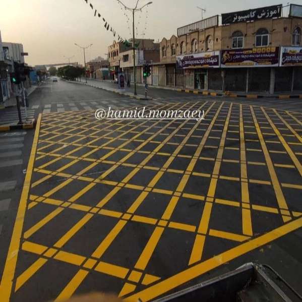 رنگهای ترافیکی و خطوط خیابانی مومزایی در اصفهان