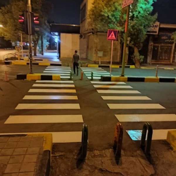 رنگهای ترافیکی و خطوط خیابانی مومزایی در اصفهان